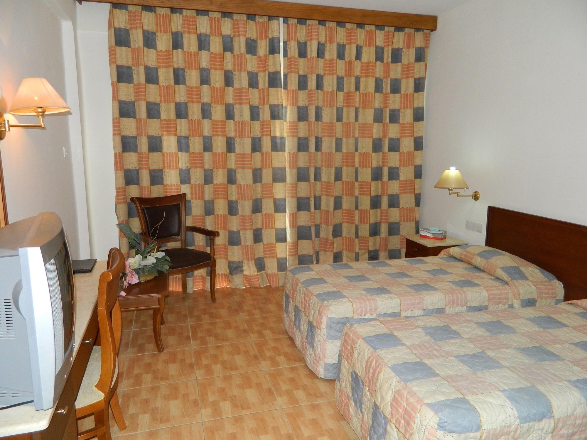 M. Moniatis Hotel ลิมาซอล ภายนอก รูปภาพ