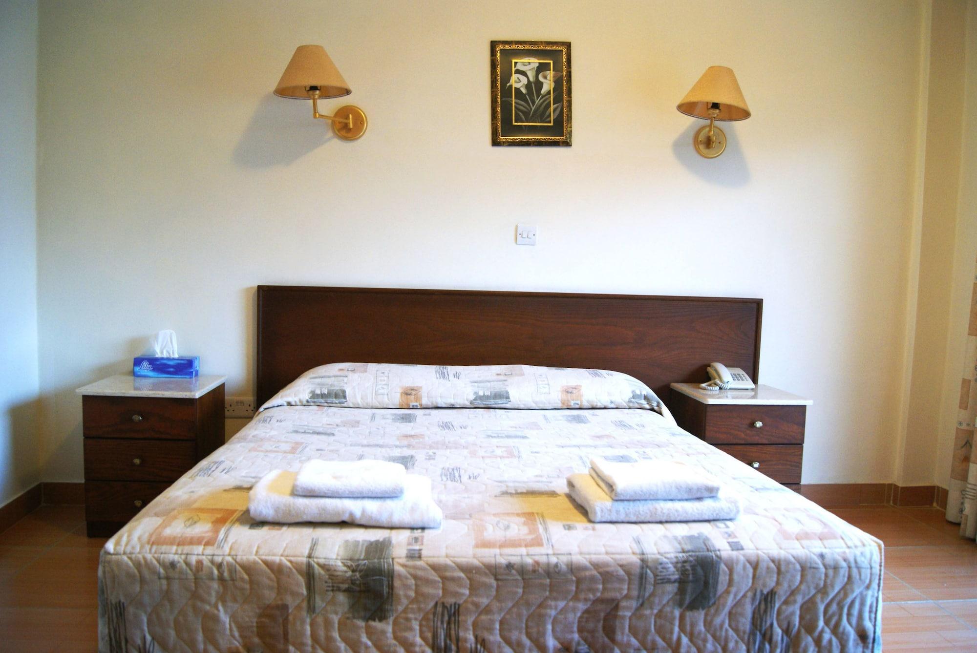 M. Moniatis Hotel ลิมาซอล ภายนอก รูปภาพ