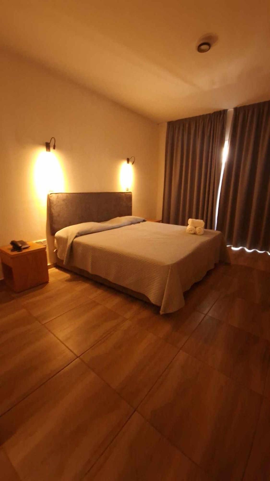 M. Moniatis Hotel ลิมาซอล ภายนอก รูปภาพ