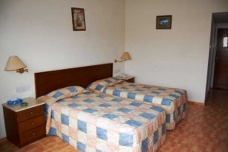 M. Moniatis Hotel ลิมาซอล ภายนอก รูปภาพ