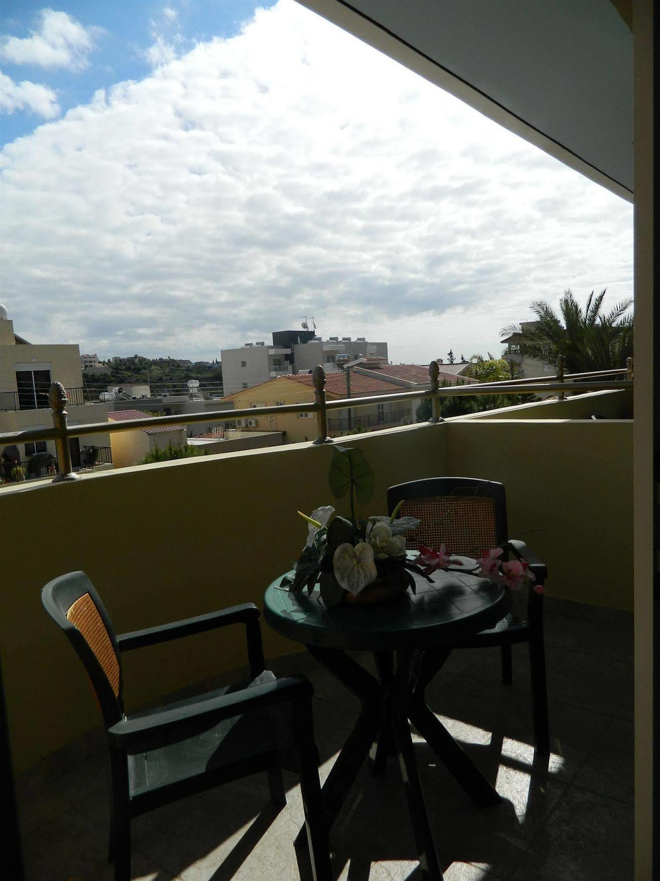 M. Moniatis Hotel ลิมาซอล ภายนอก รูปภาพ