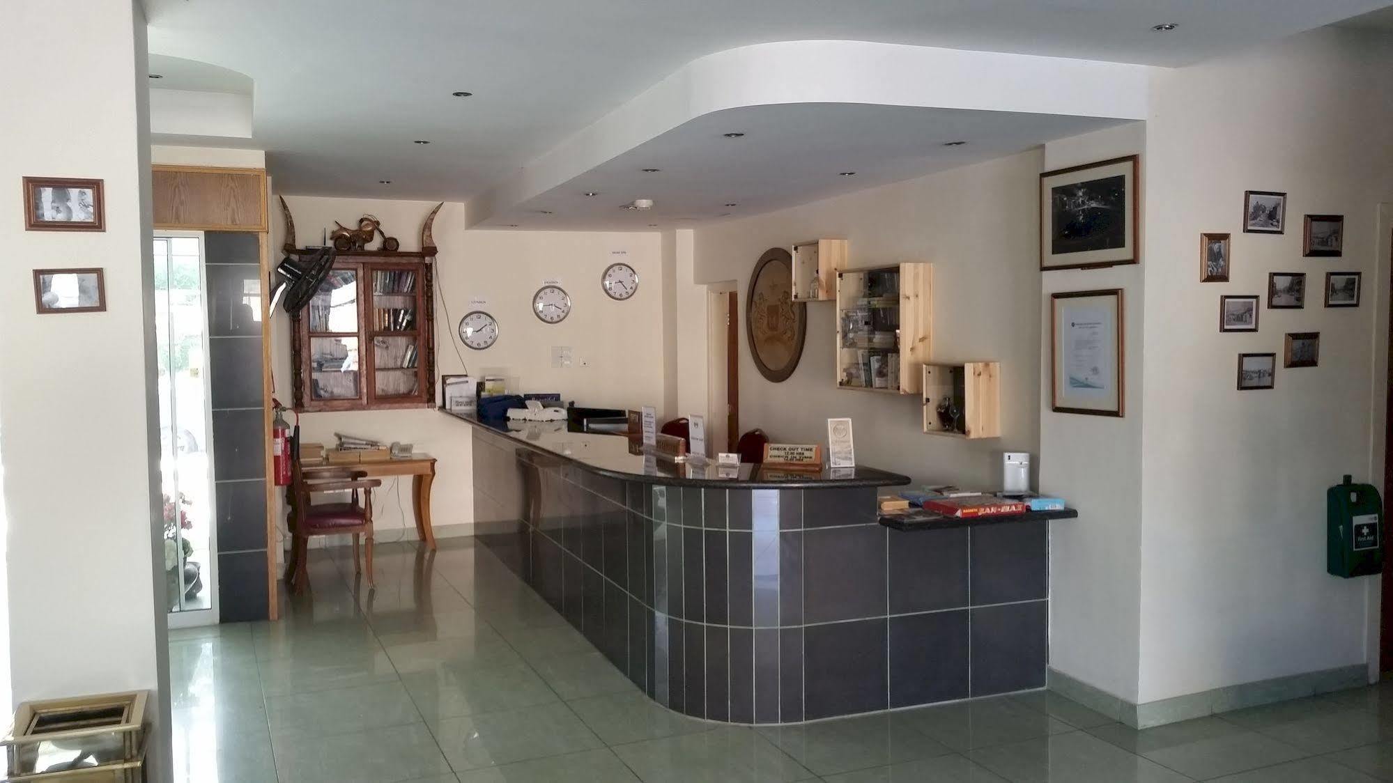M. Moniatis Hotel ลิมาซอล ภายนอก รูปภาพ