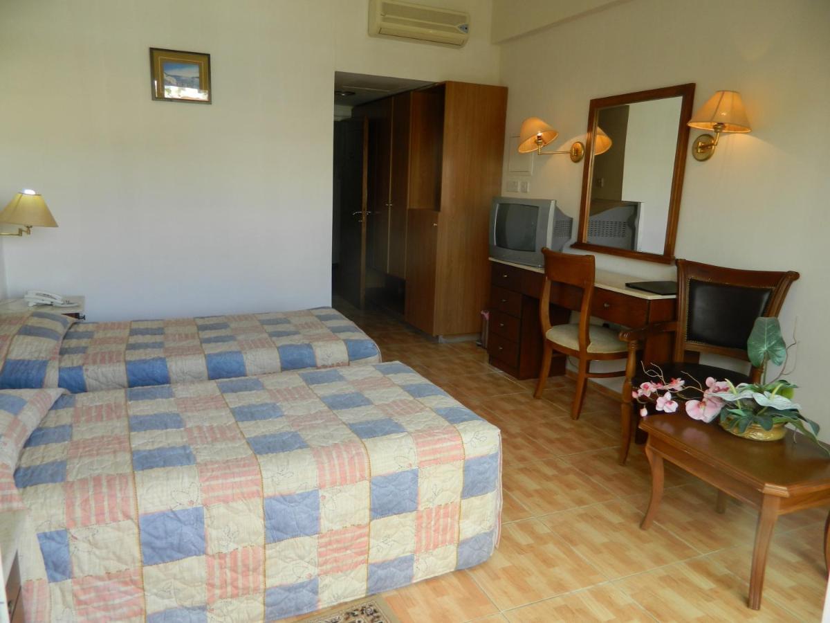 M. Moniatis Hotel ลิมาซอล ภายนอก รูปภาพ