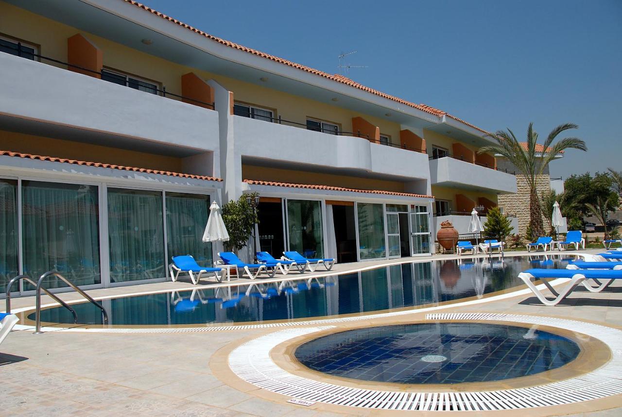 M. Moniatis Hotel ลิมาซอล ภายนอก รูปภาพ